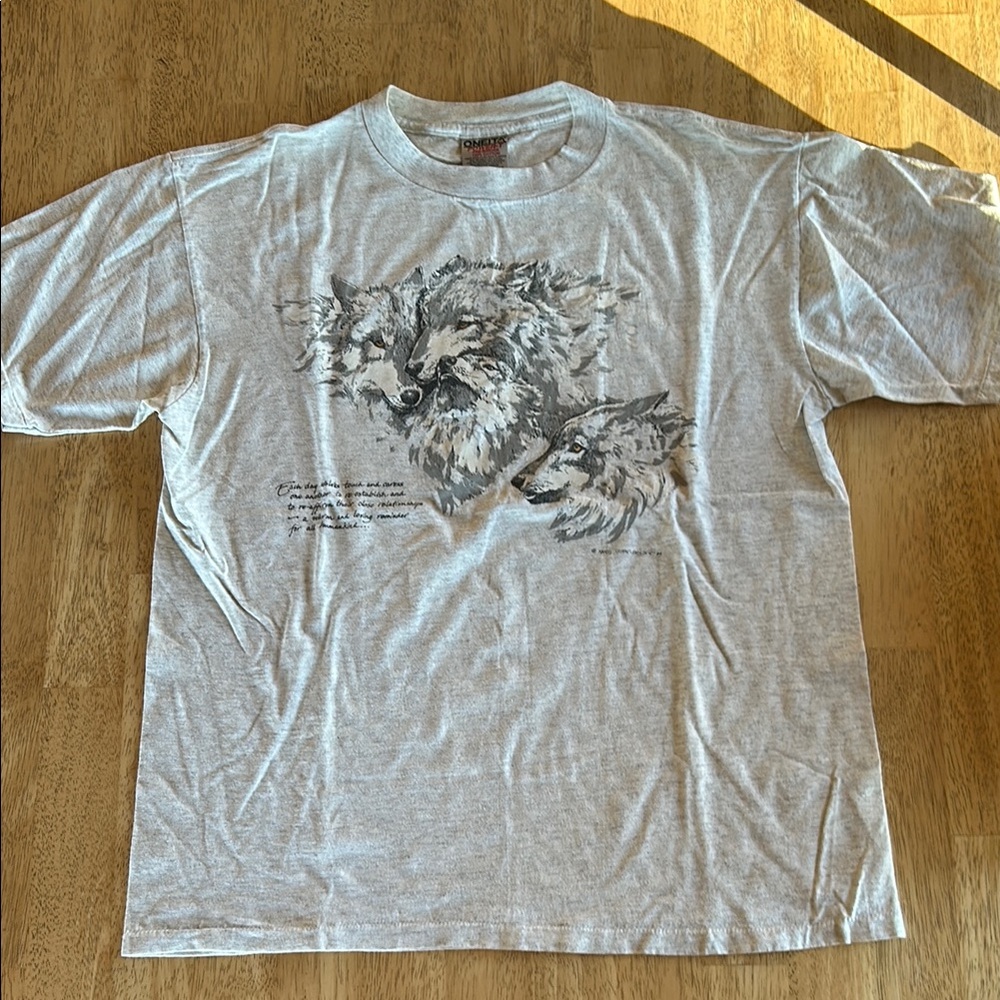 Gray Wolf Graphic T-Shirt